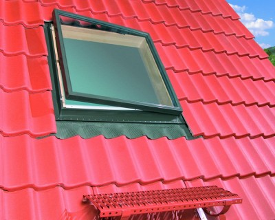 Окно-люк для выхода на крышу FAKRO WLI